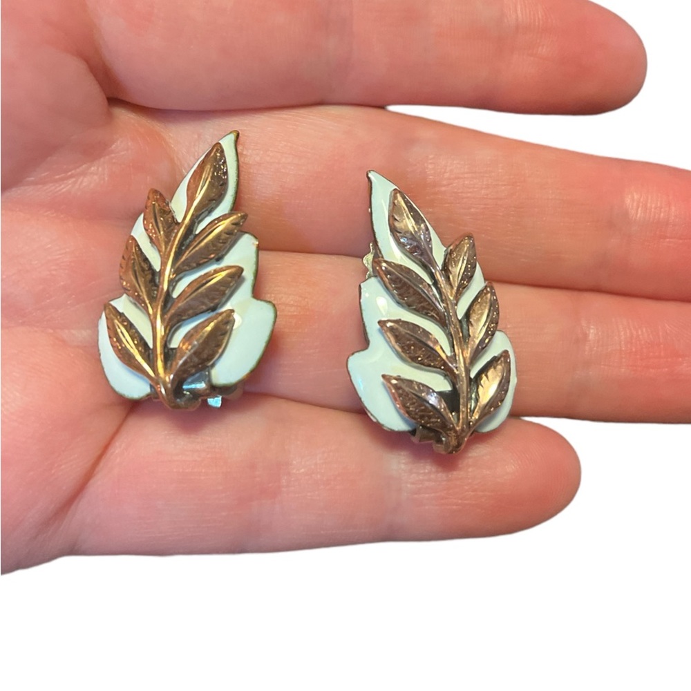 Vintage Matisse Copper White Enameled Clip On Earrings